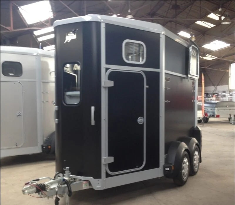 2-seater van HB506 Comfort bridge-doors IFOR Williams 2600Kg – Image 1