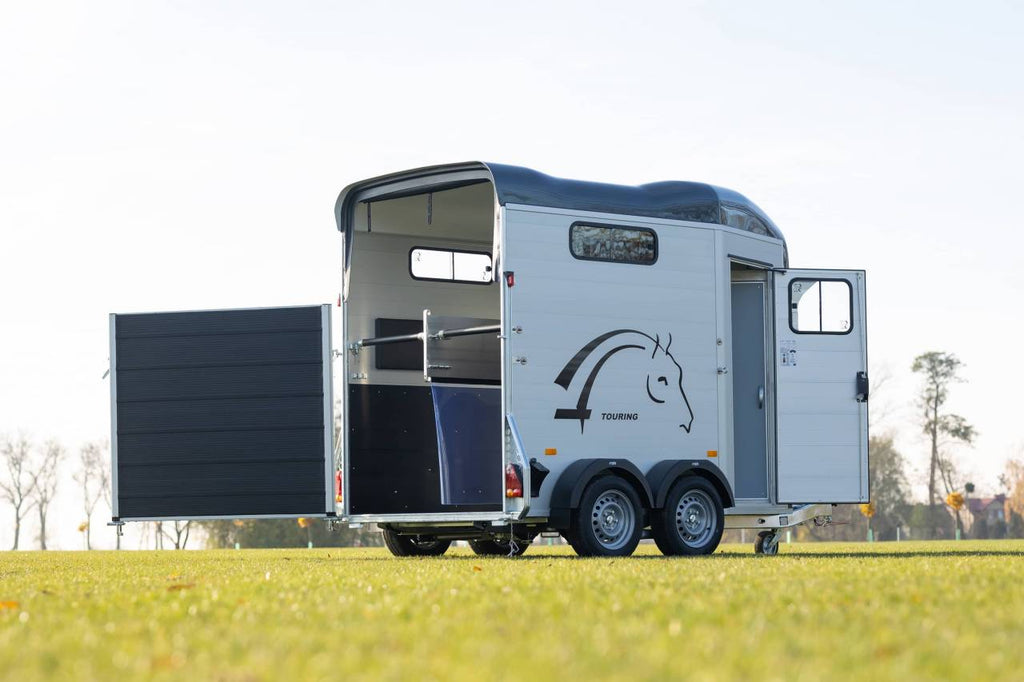 Cheval Liberté 2 PL Touring Jumping Luxe van – Image 2