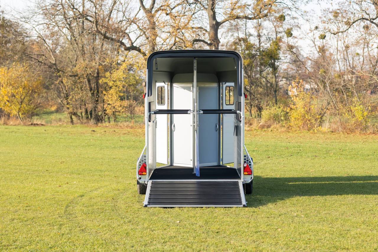 Cheval Liberté 2 PL Touring Jumping Luxe van – Image 4