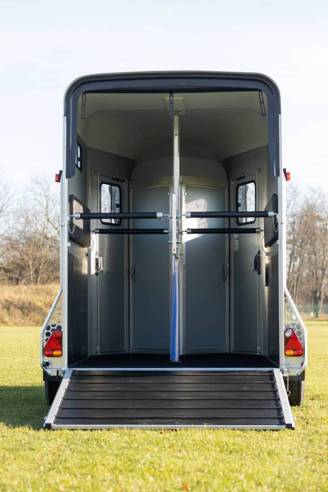 Cheval Liberté 2 PL Touring Jumping Luxe van – Image 5