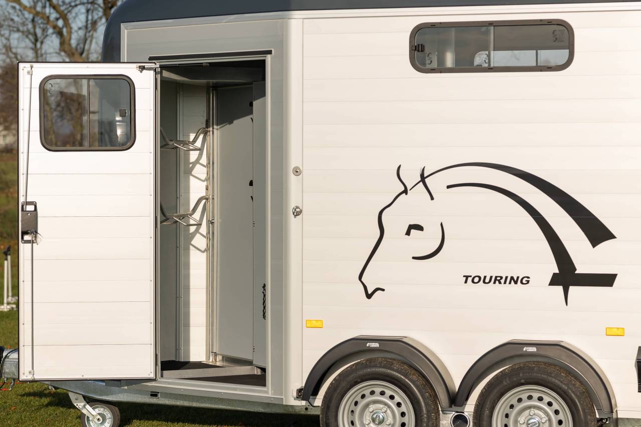 Cheval Liberté 2 PL Touring Jumping Luxe van – Image 7