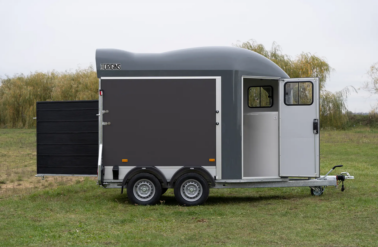 Van Cheval Liberté Gold 3 Origins Premium model – 2024 – Image 2