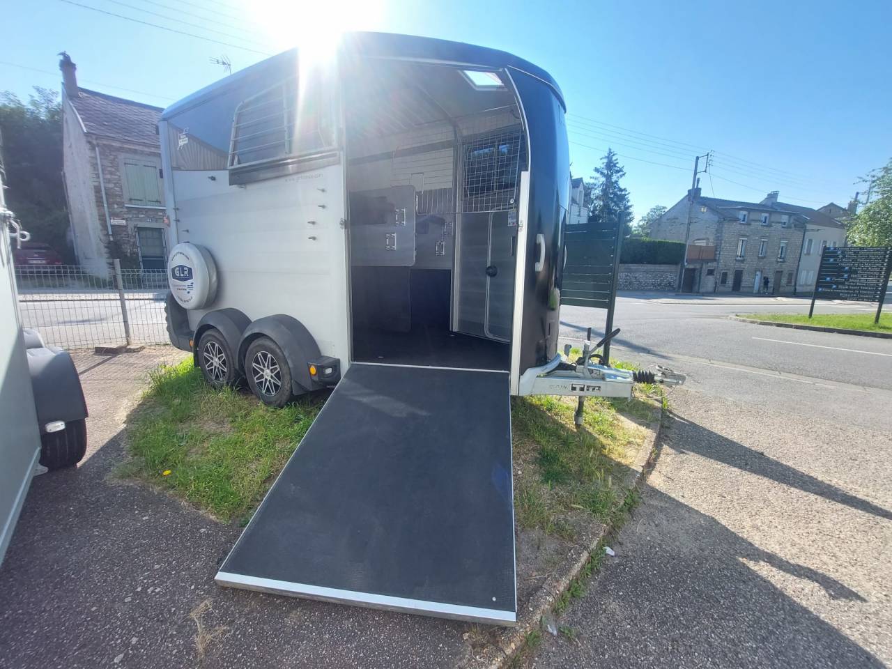 Van HBX511, spacious 2-horse trailer – 2019 – Image 4