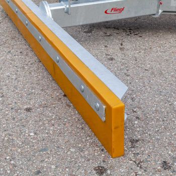 Racloir universel hydraulique 2500mm Fliegl polyuréthane inclinable – Image 5
