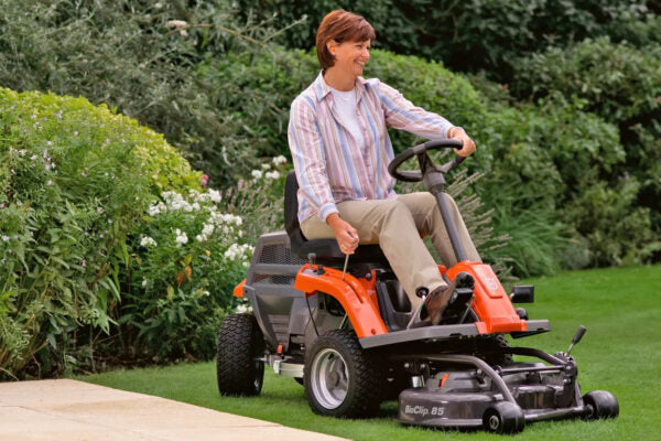 Tondeuse autoportée HUSQVARNA R 112C5 - 85CM – Image 5