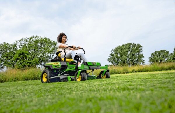 Tondeuse électrique ZTRAK™ 107 cm John Deere – Image 4