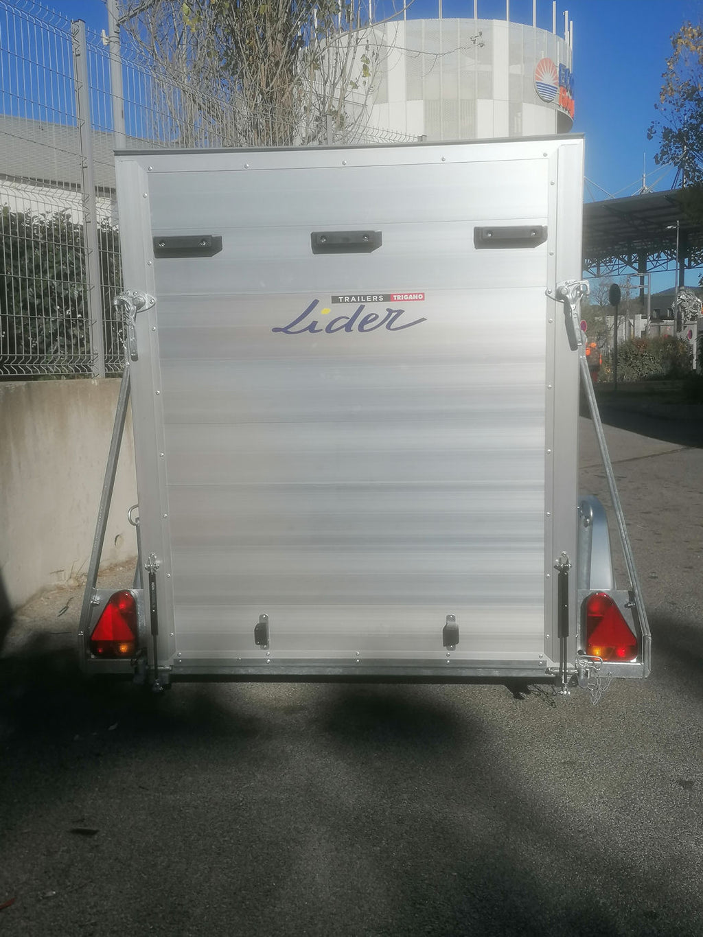 Fourgon Lider 42920 750 Kgs NF - Transport sécurisé et polyvalent – Image 3